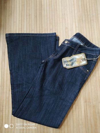 Jeans bleu brut neuf XL taille 42