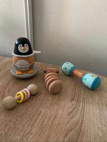 Lot de jouets d’éveil en bois