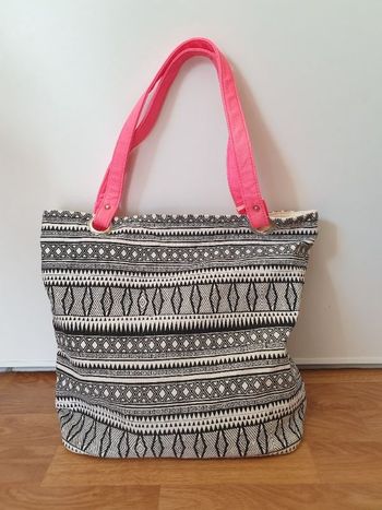 Grand sac fourre-tout noir et blanc cache cache