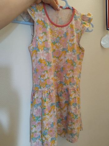 Robe fille floré taille 8/9ans 130cm