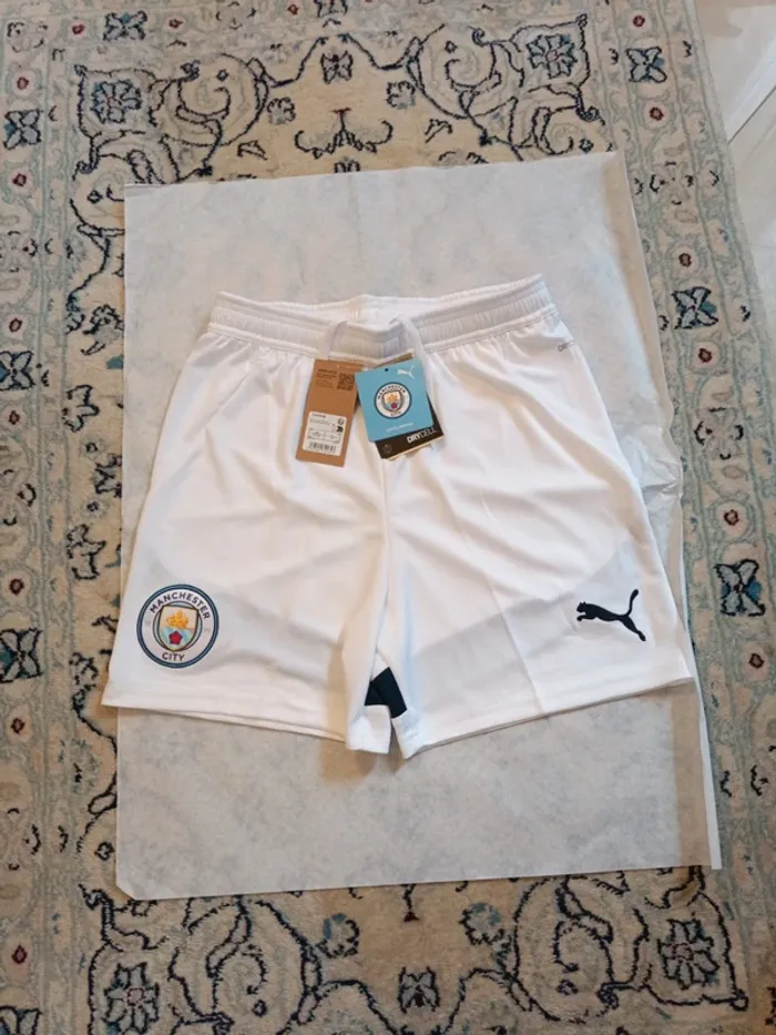 Short de foot Puma équipe Manchester City 2024/2025 taille 13/14 ans original neuf