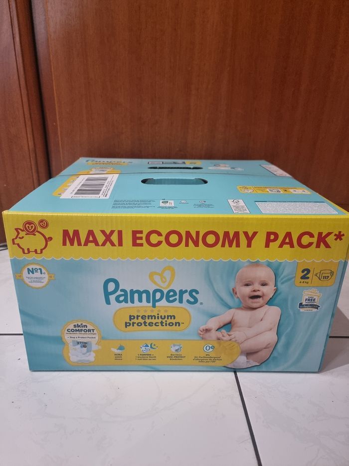 117 couches Pampers taille 2