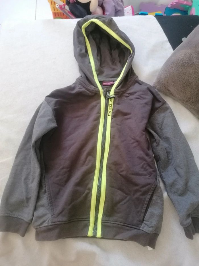 Sweat zipper 6 ans
