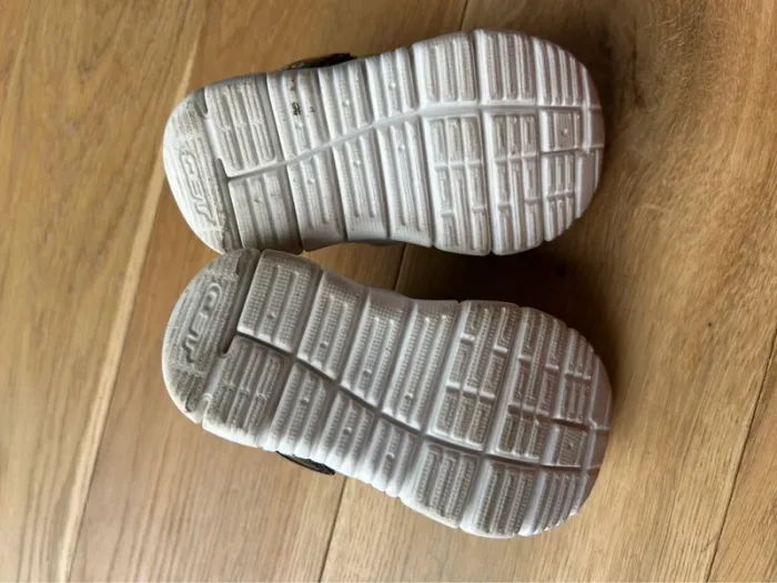 Chaussures garçon taille 22 - photo numéro 5