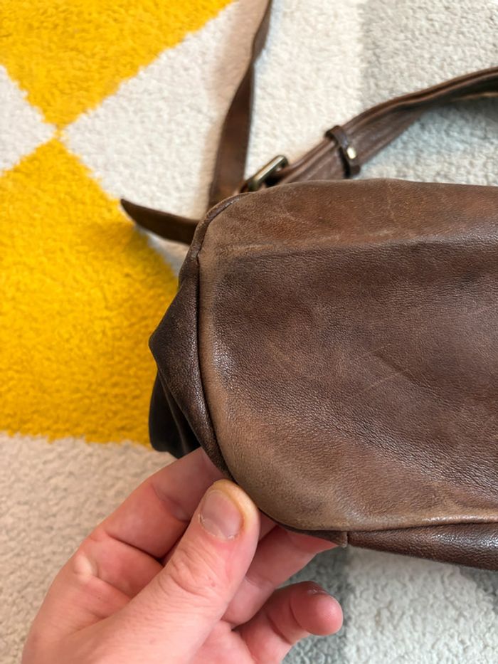 Sac à bandoulière en cuir marron Chantal B - photo numéro 10