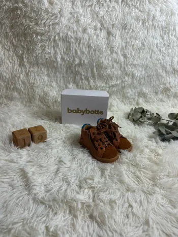 Paire de chaussures Babybotte taille 19