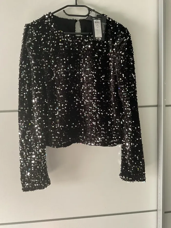 Blouse courte à sequins - photo numéro 2