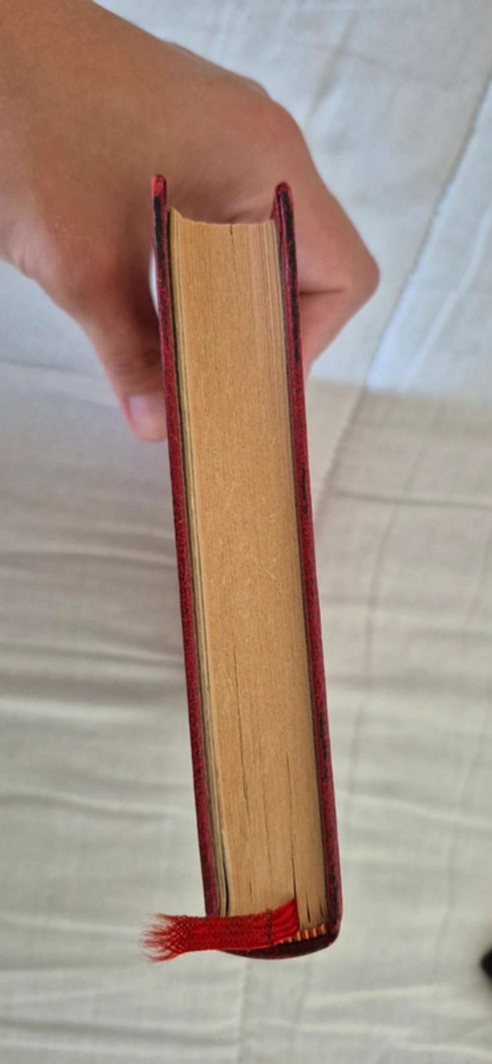 Livre un amour de Dino Buzzati - photo numéro 5