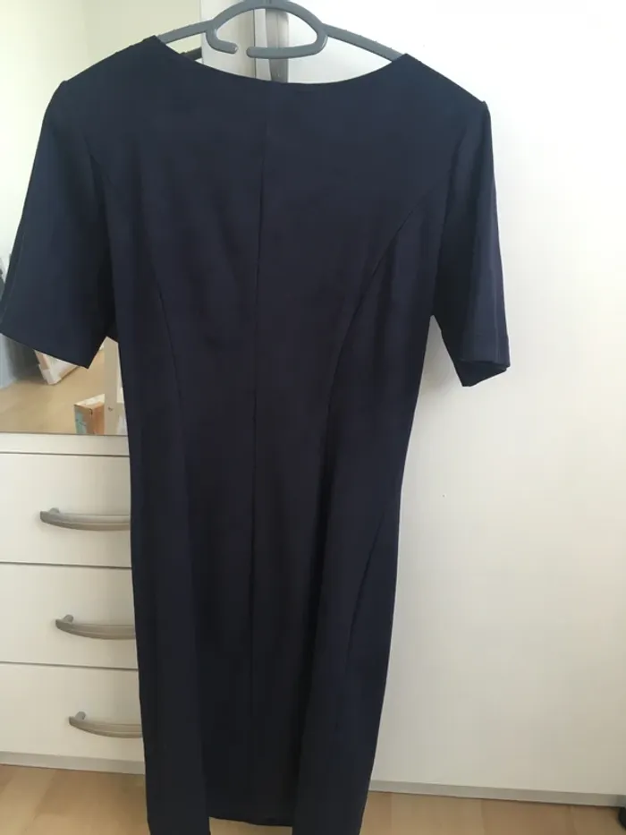 Robe bleue aspect cuir - photo numéro 2