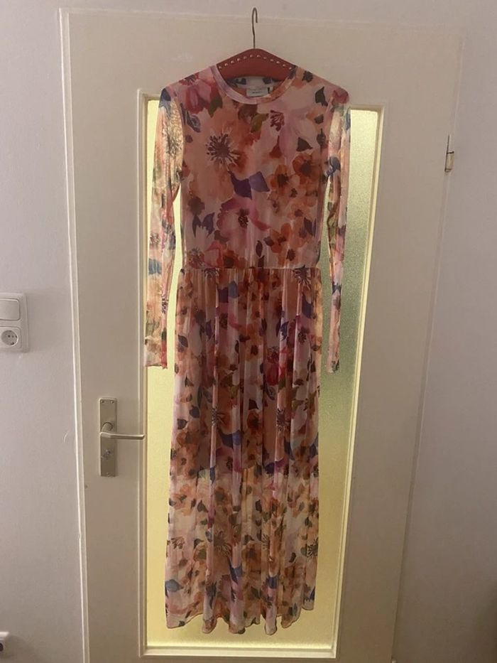 Blumenkleid, Moves - photo numéro 2