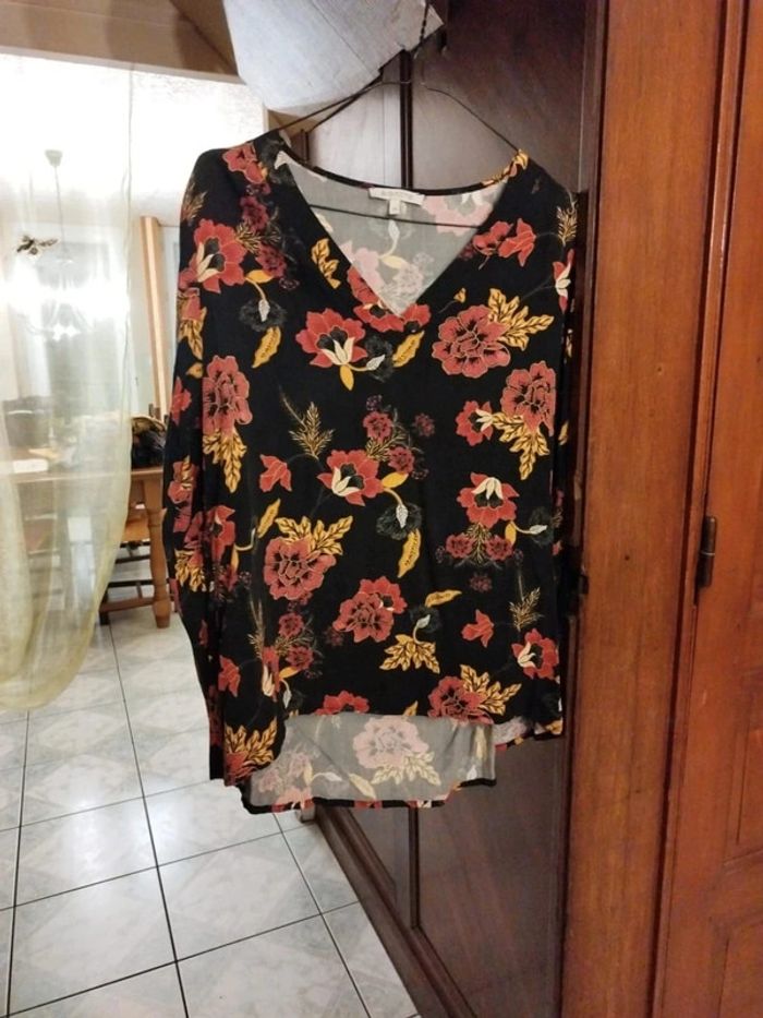 T-shirt blouse noir fleuri vintage col v y2k M/38