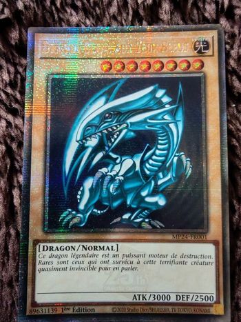 Dragon Blanc Aux Yeux Bleus