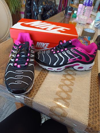 Nike tn noir et rose taille 38 femme