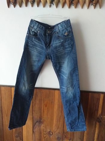 Jeans avec effet délavé par endroits