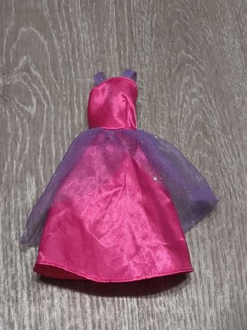 Robe fushia poupée barbie Auchan