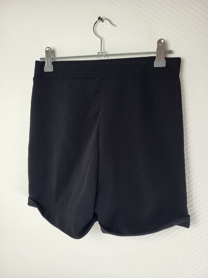 Short noir chic style marinière à boutons dorés taille 32 - photo numéro 4