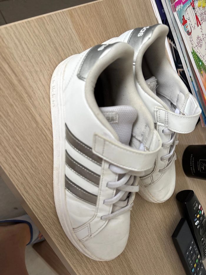 Baskets Adidas, enfants, taille 35 1/2 - photo numéro 2