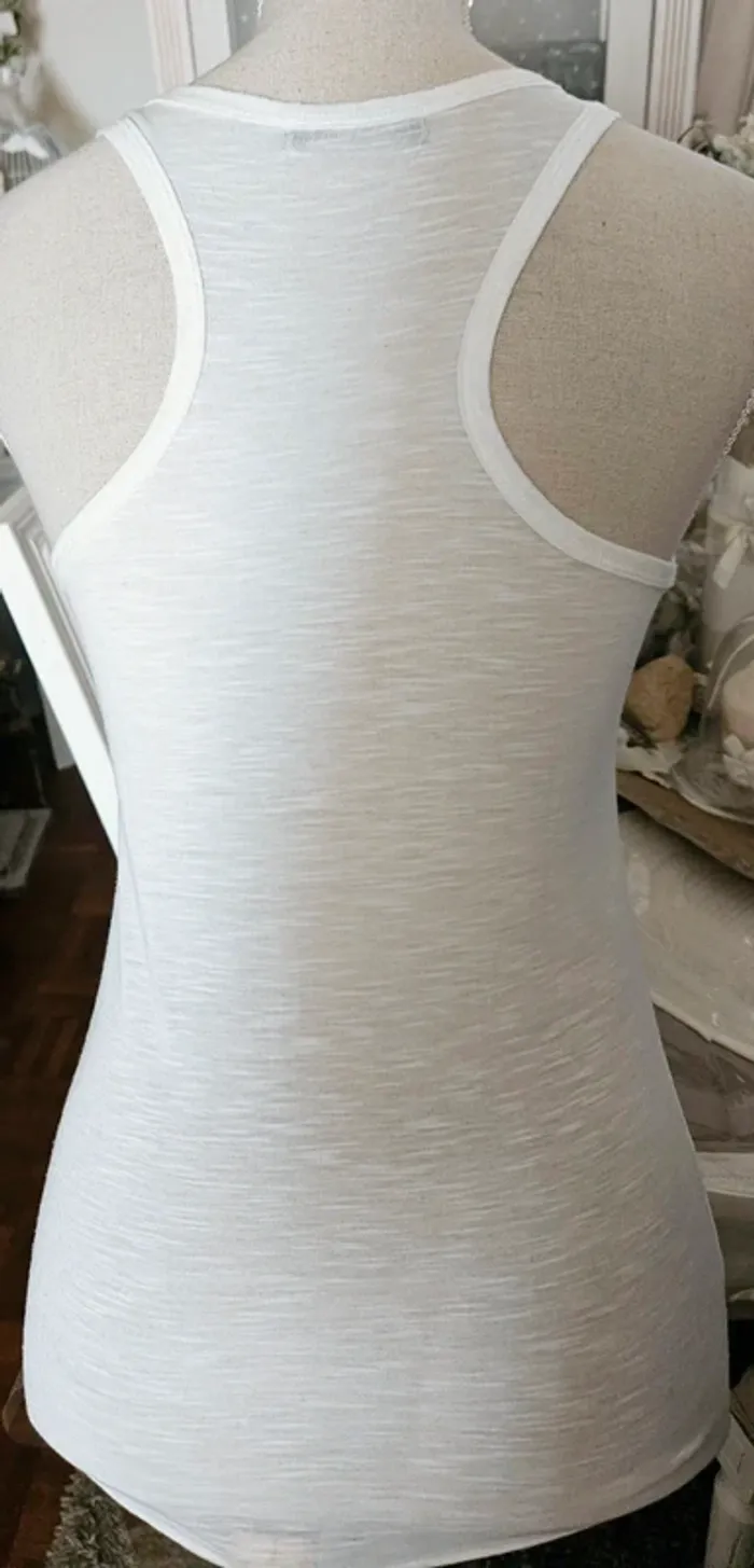Debardeur crème clair imprimé visage Magnifique Taille 38 Neuf - photo numéro 4