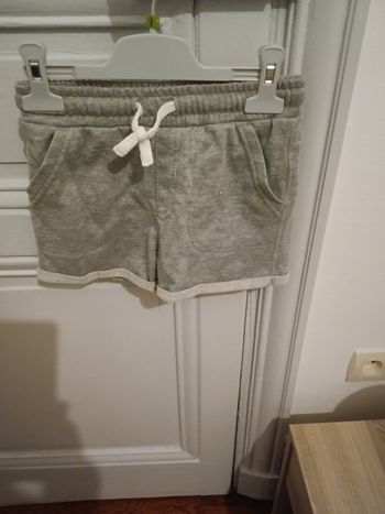 Short tissaia gris clair et argenté