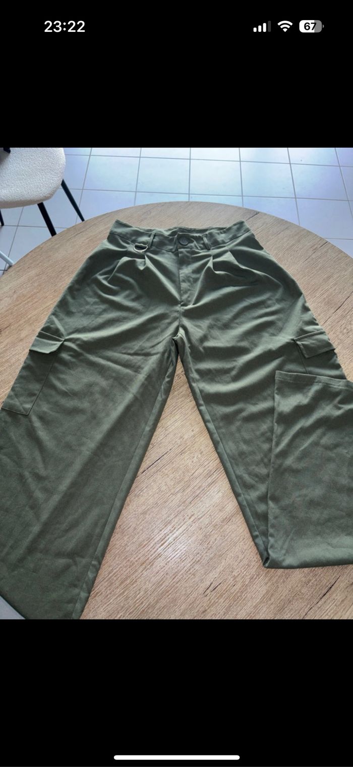 Pantalon cargo à jambes larges