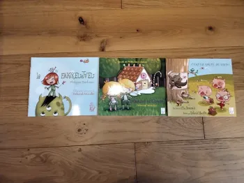 3 livres : C'est la faute au loup, le Faiskeujveu et Hansel et Gretel.