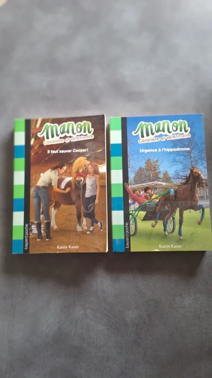 2 livres collection "Manon"