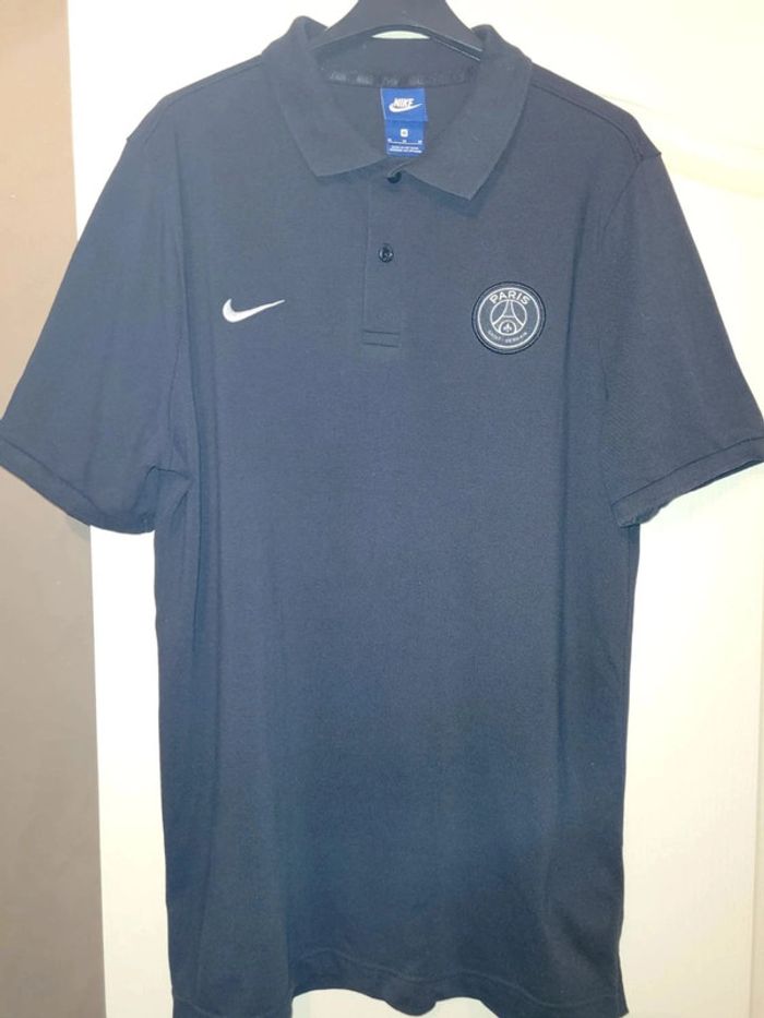 Polo nike psg en parfait état