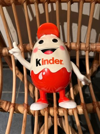Tirelire œuf kinder