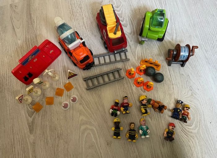 Véhicules avec figurines