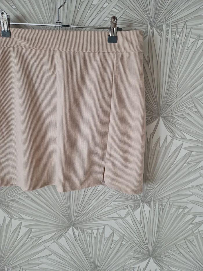 Jolie jupe velours fin taille 40 - photo numéro 4