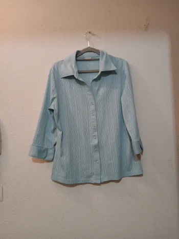 Chemise bleu ciel basic " Damart" taille 44