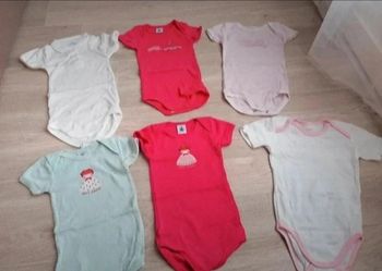 Lot 6 bodies Petit Bateau 12 mois