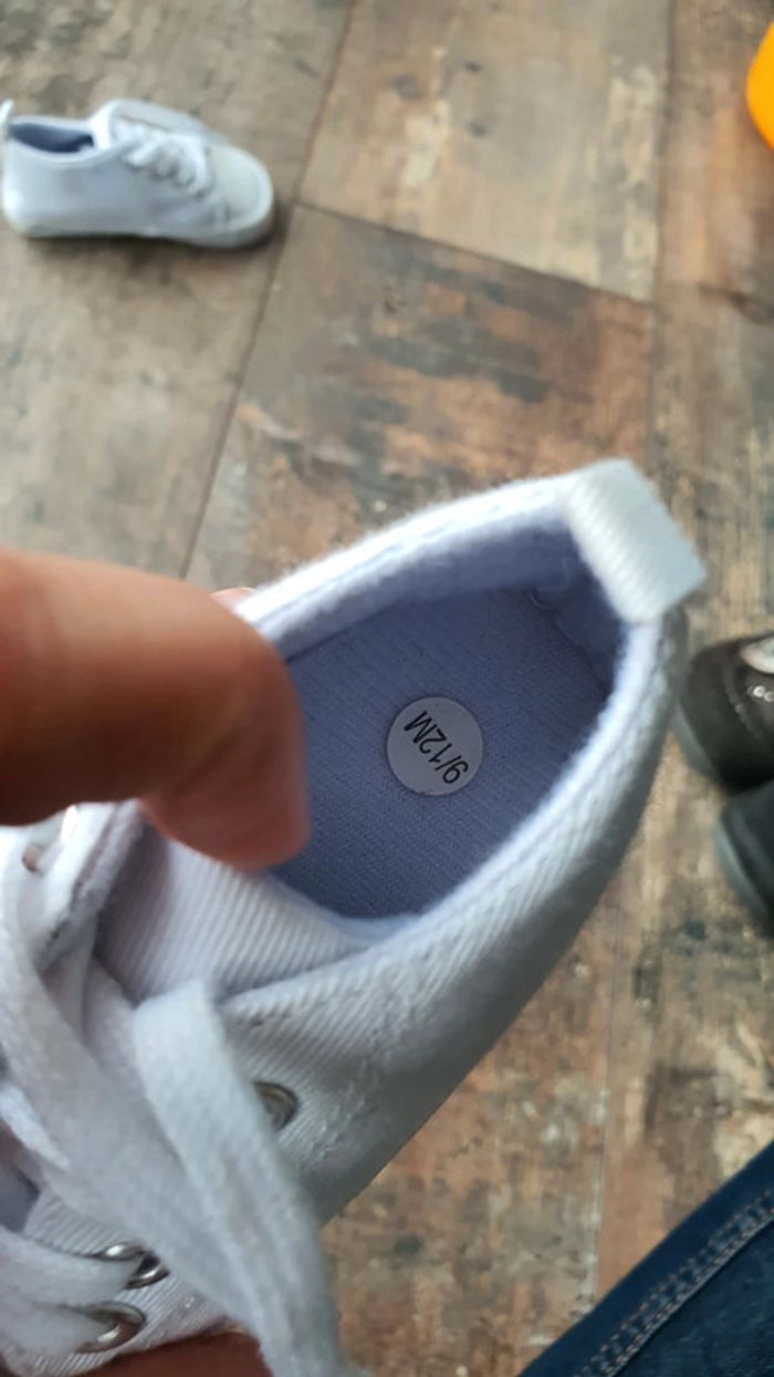 Chaussures 9 12 mois taille 18 en très bon état - photo numéro 5