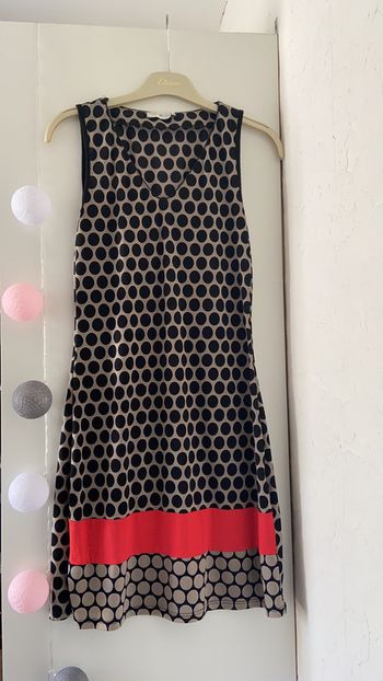 Robe à pois.