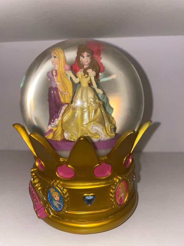 Boule de neige snowglobe Disney musical princesses - photo numéro 2
