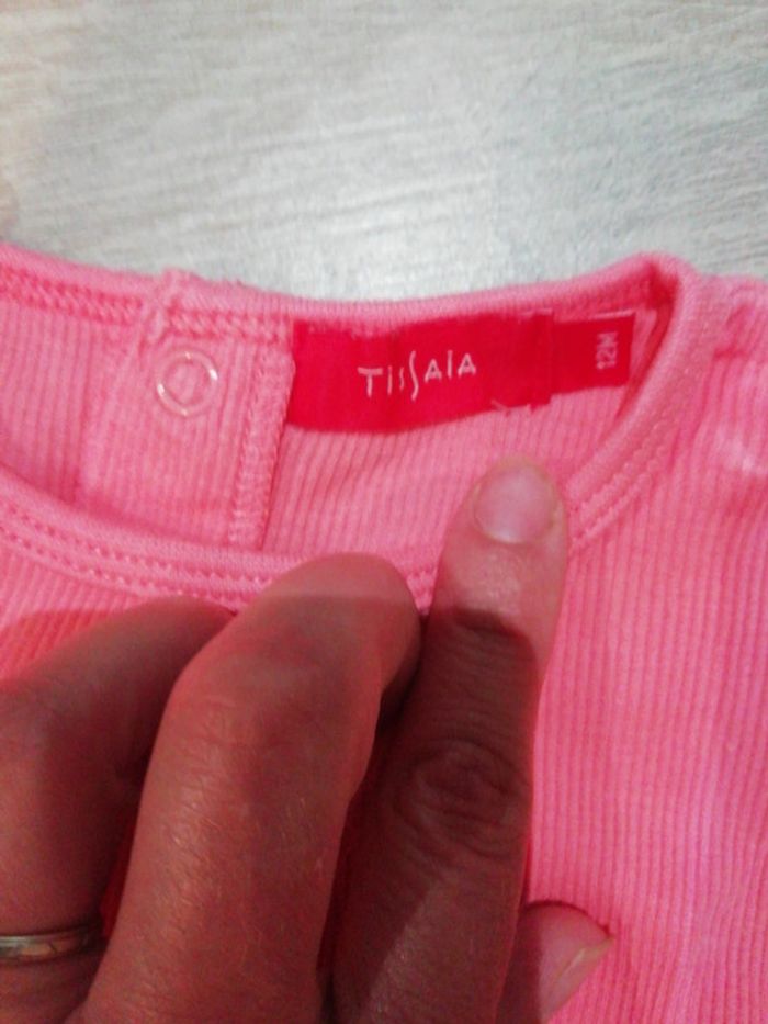 2 T-shirts 12 mois fille - photo numéro 5