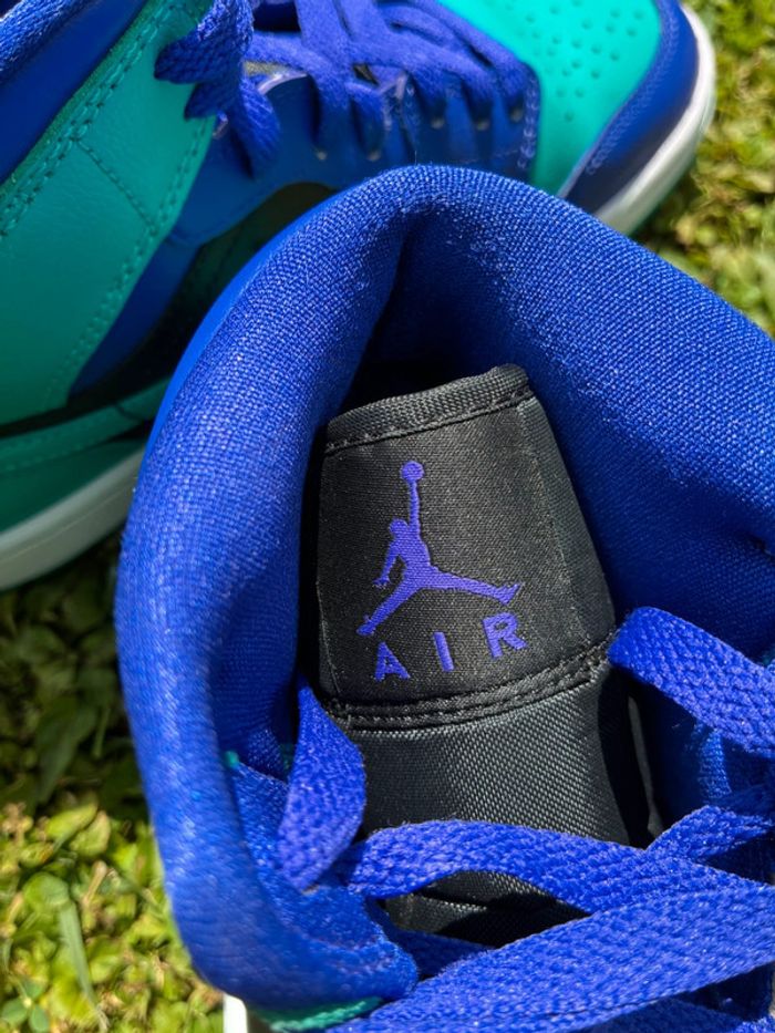 Basket Jordan 1 mis noir violette black grappe pointure 38 neuves sans boîte - photo numéro 6