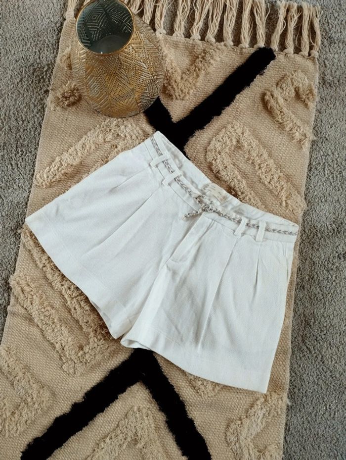Short blanc cassé
