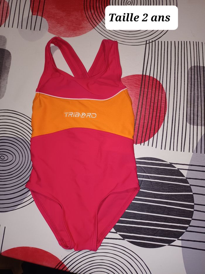 Maillot de bain 1 pièce 👧 taille 2 ans