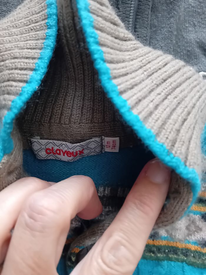 Lot 8 sweats et gilets 12 mois - photo numéro 8