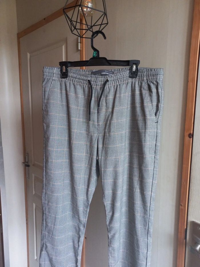 Pantalon gris - photo numéro 2