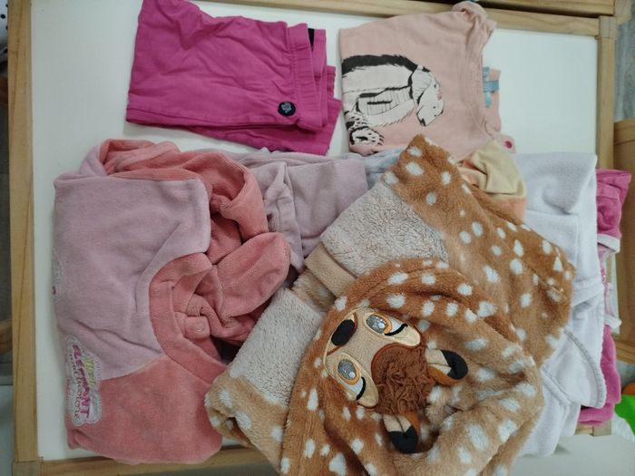 Lot vêtements fille 2 ans - photo numéro 3