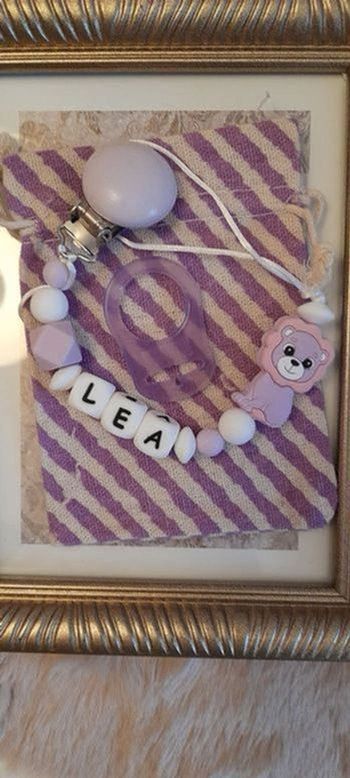 Attache tétine personnalisé avec adaptateur et pochette cadeau