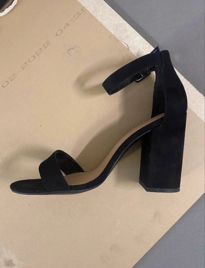 Sandale à talons - photo numéro 2