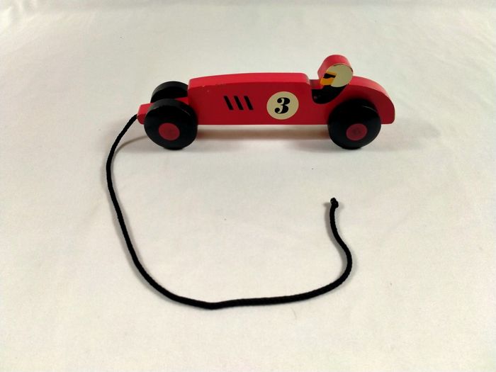 Voiture a tirer rouge