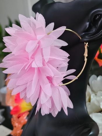 Créoles avec fleurs en tissus en acier inoxydable