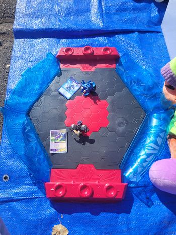 Arène bakugan avec 2 bakugan