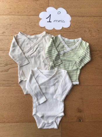 Lot 3 bodys kiabi 1 mois
