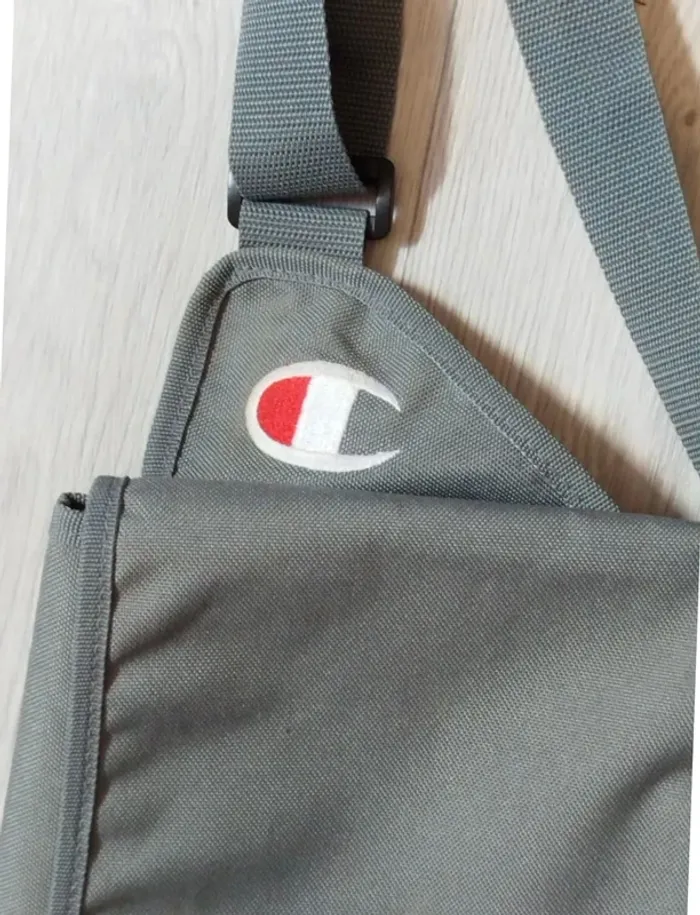Sac bandoulière grand format Champion U.S.A plusieurs poches - photo numéro 5