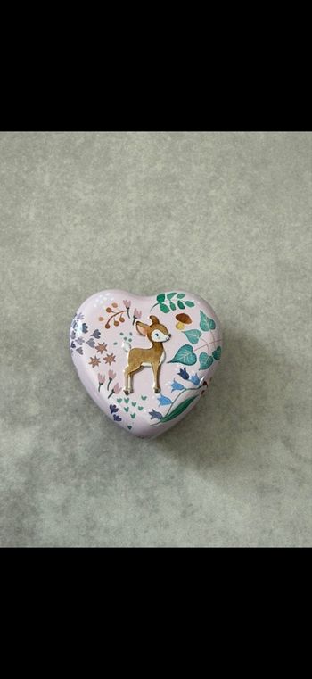 Joli boîte à dents biche